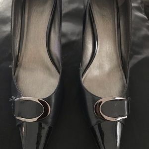Black Pumps